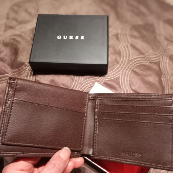 Guess men wallet - Picture 3 of 6